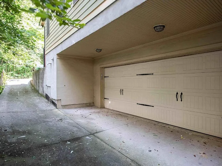 343 Atlantis Ave NE — Photo 34