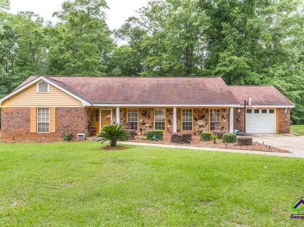 2002 Hickory Dr, Americus, GA 31719