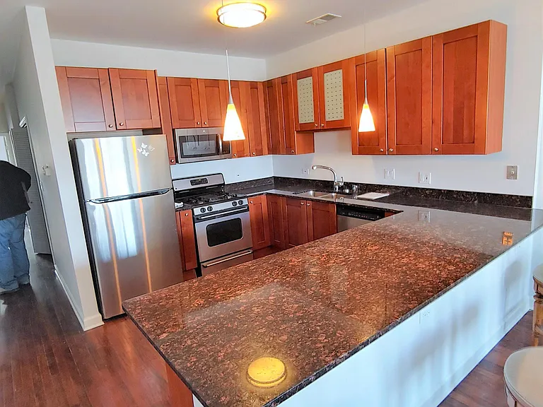 521 N Racine Ave #2 — Photo 11