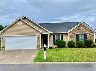 138 New River Dr, Fletcher, NC 28732