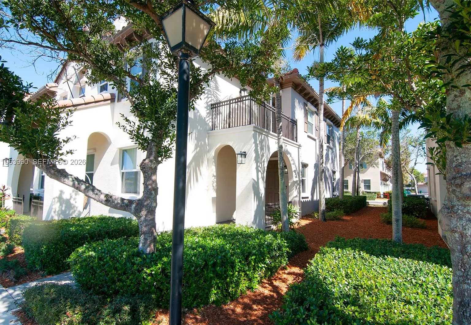 2 bed, 2.0 bath, 1254 sqft, $3,200 — Photo 1