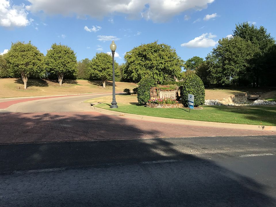 2nd image of 214 Katy Lake Dr