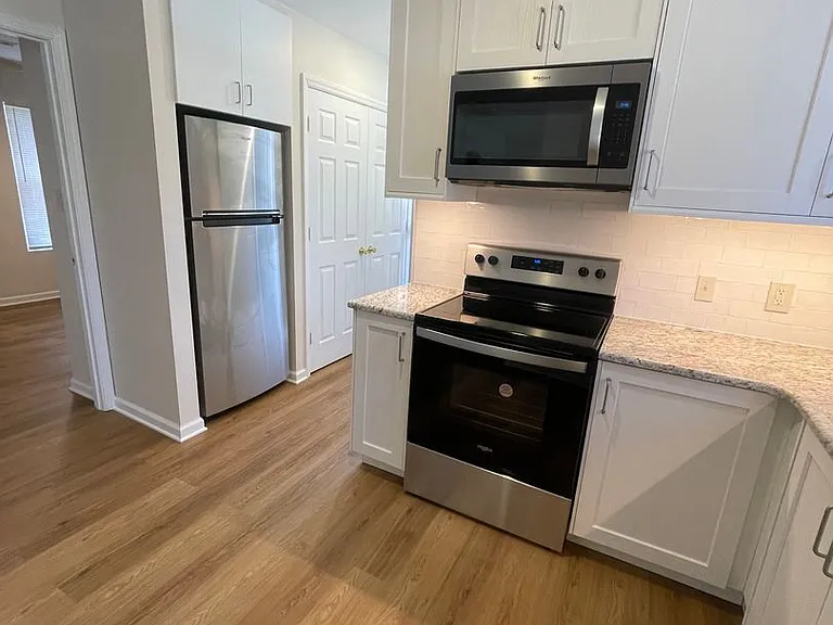 1624 Pineburr Ln — Photo 2