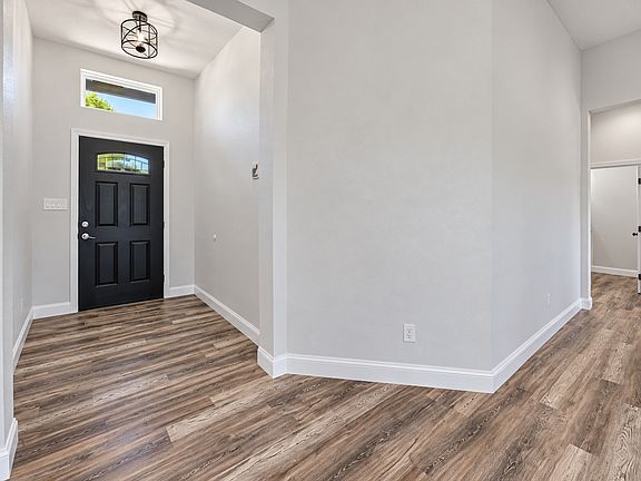 4th image of 689 Dill Rd