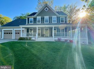 1610 Autumnwood Dr, Reston, VA 20194