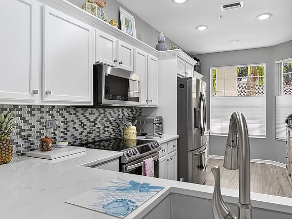 5th image of 8231 Parkstone Pl APT 105