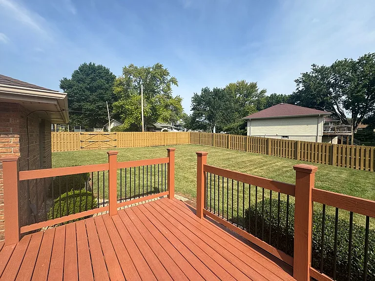 605 E Maplewood St — Photo 18