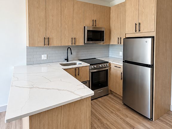 2nd image of 114 Main St #11638595