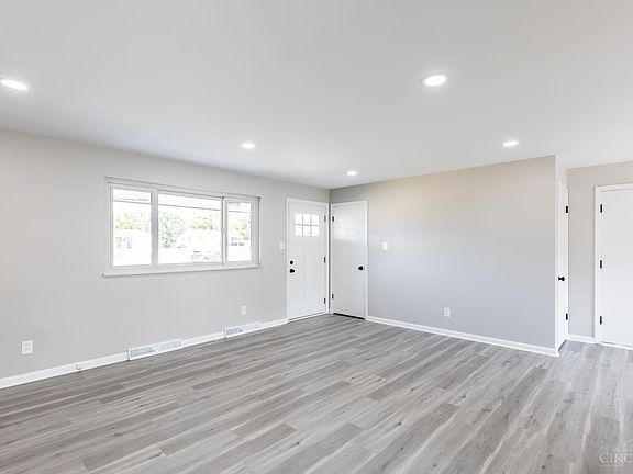 4th image of 4125 Quaker Hill Dr