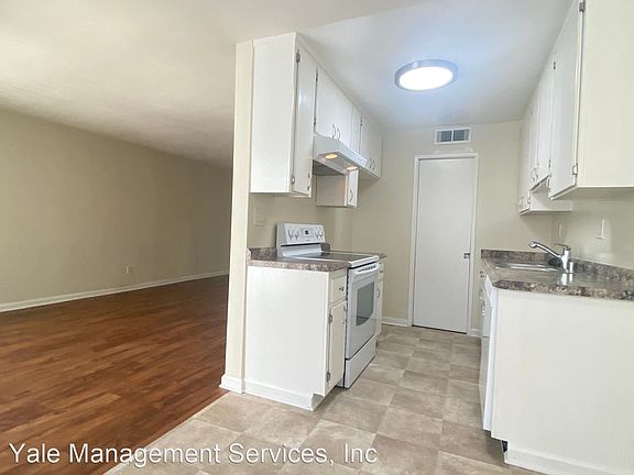 3rd image of 5204 Yarmouth Ave APT 105