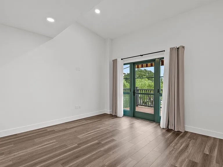 800 Santa Barbara St — Photo 6