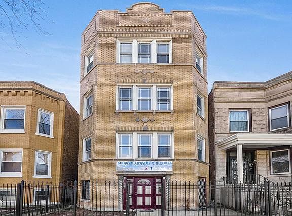 2nd image of 4039 W Van Buren St #1