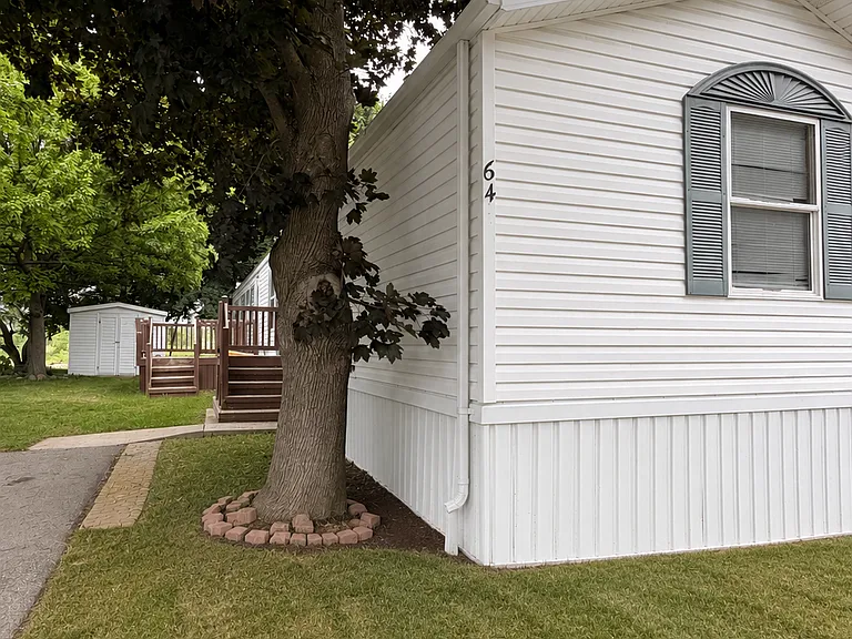 64 Dunlap Cir — Photo 1