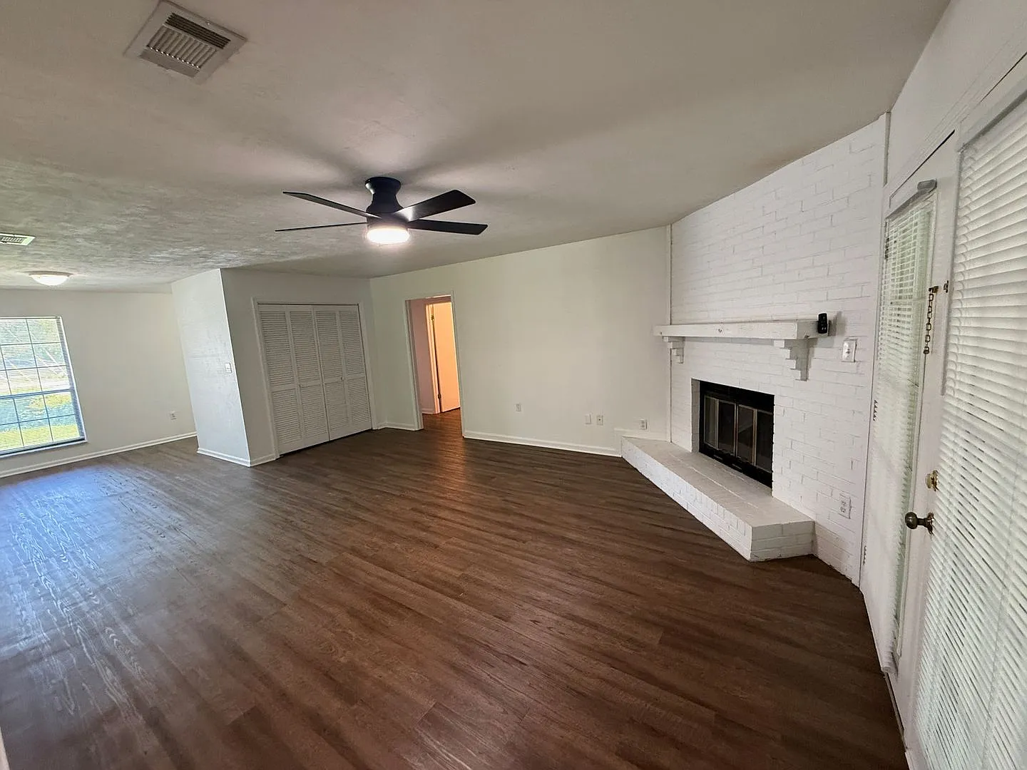 3bd/2ba - 886 Meginnis Ln — Photo 2