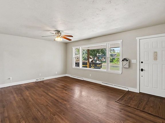 2nd image of 2822 W 12th St