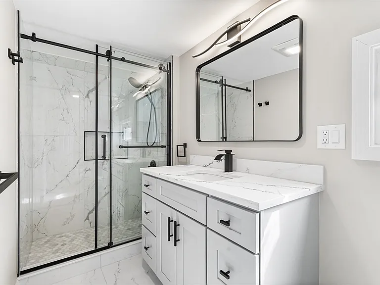 1 Oak Grove Ct #1 — Photo 17