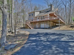 140 Bridle Rd, Lackawaxen, PA 18435