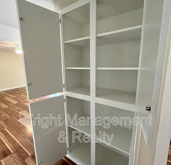 704 Torrey Pines Ave — Photo 9