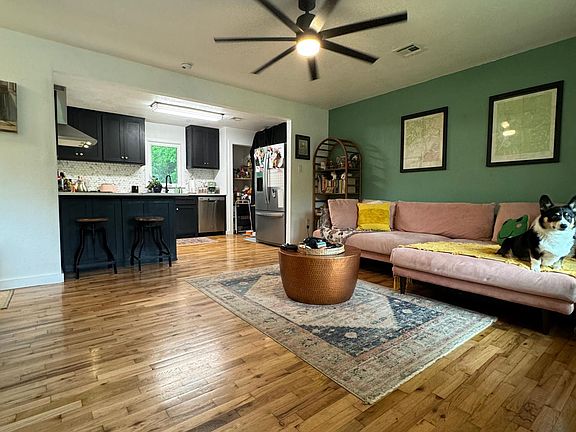 2nd image of 601 S Ray Ave