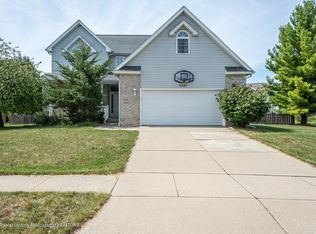 5287 Thames Dr, Haslett, MI 48840