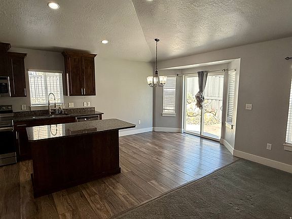 5th image of 7081 N Hollow View Ct