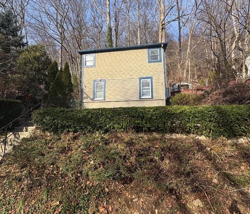 1st image of 233 Franklin Rd