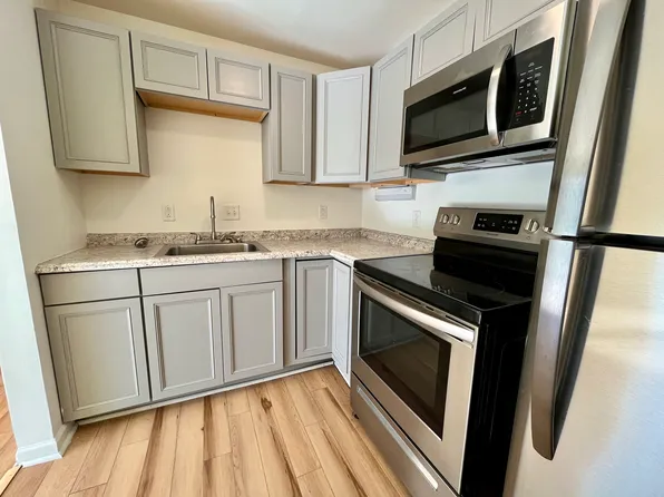 115 W 9th Ave APT 3, Homestead, PA 15120