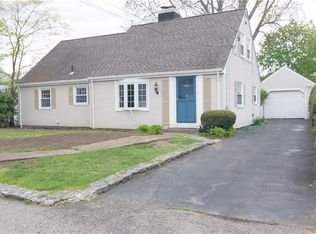 7 Elm Ct, Rumford, RI 02916