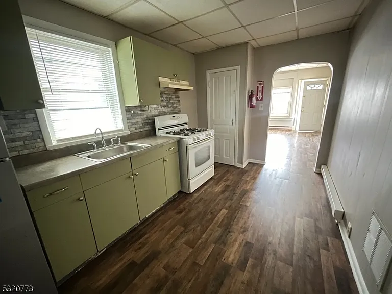 51 Glen Ave #53 — Photo 5