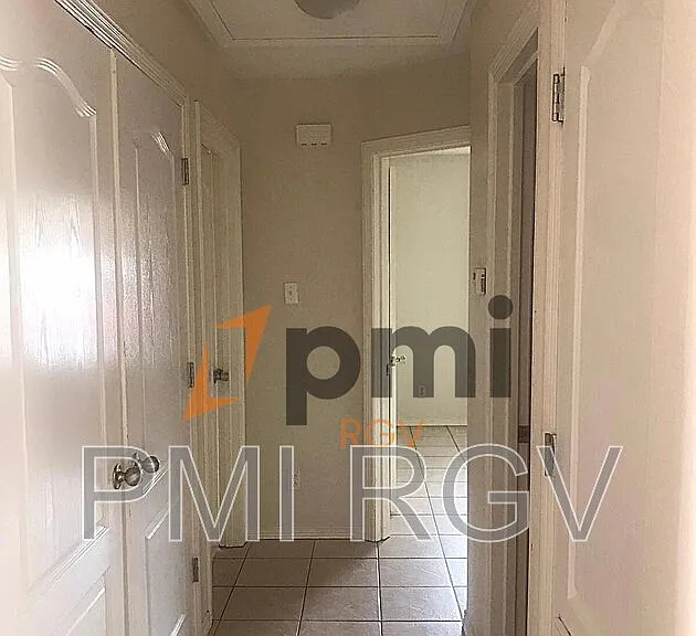 1105 S Palm Dr #4 — Photo 2