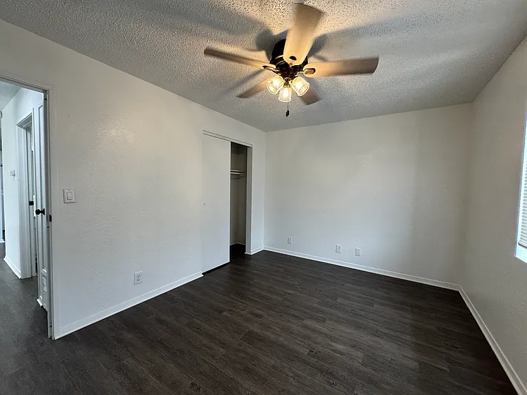 Prairie View Apartments — Photo 7