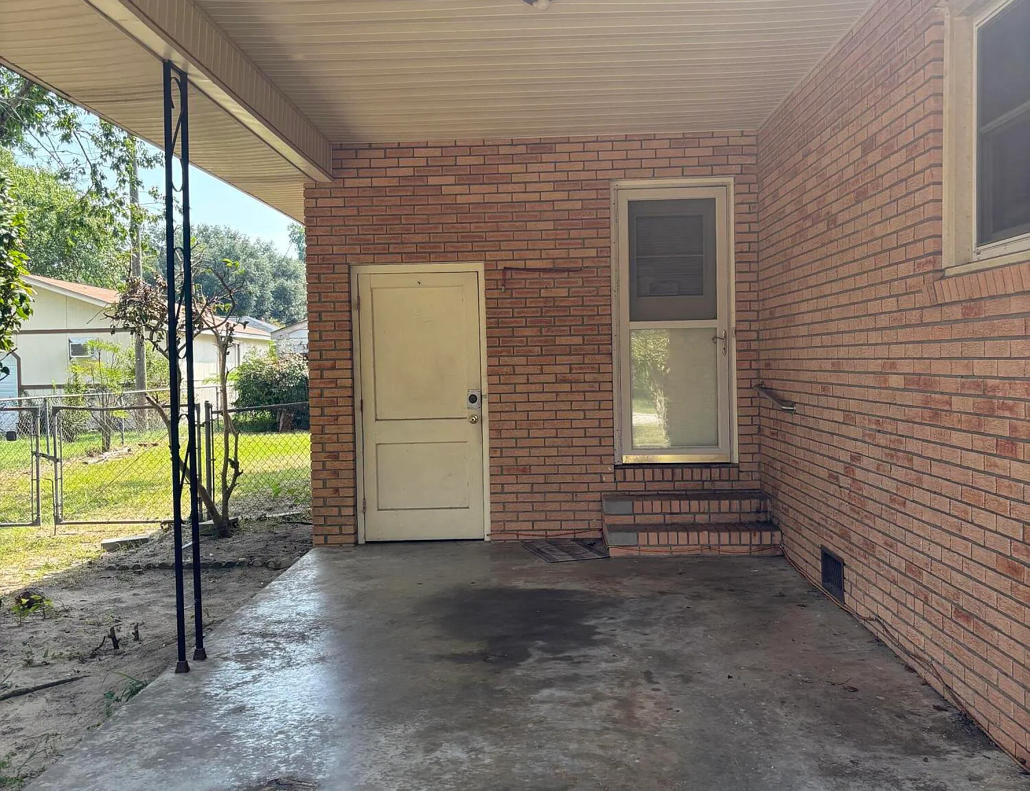 3 bed, 1.5 bath, 1564 sqft, $1,500 — Photo 3