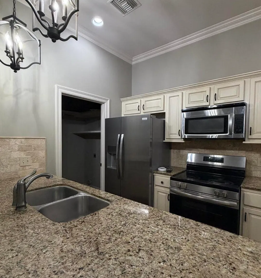 114 Fullerton Lane - 1 — Photo 3