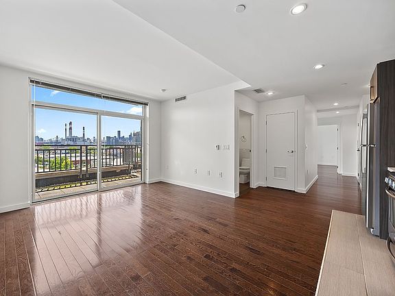 4th image of 12-15 Broadway #705