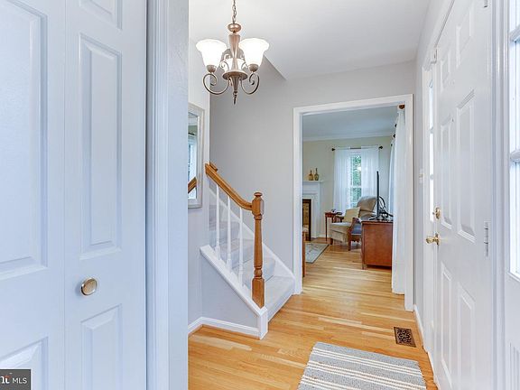 4th image of 15030 Greymont Dr