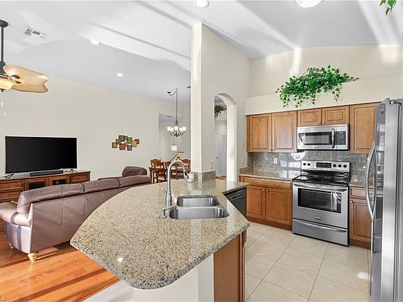 5th image of 22956 Lone Oak DR