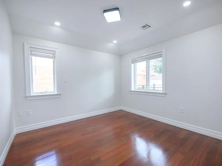 4000 Utopia Pkwy #2 — Photo 4