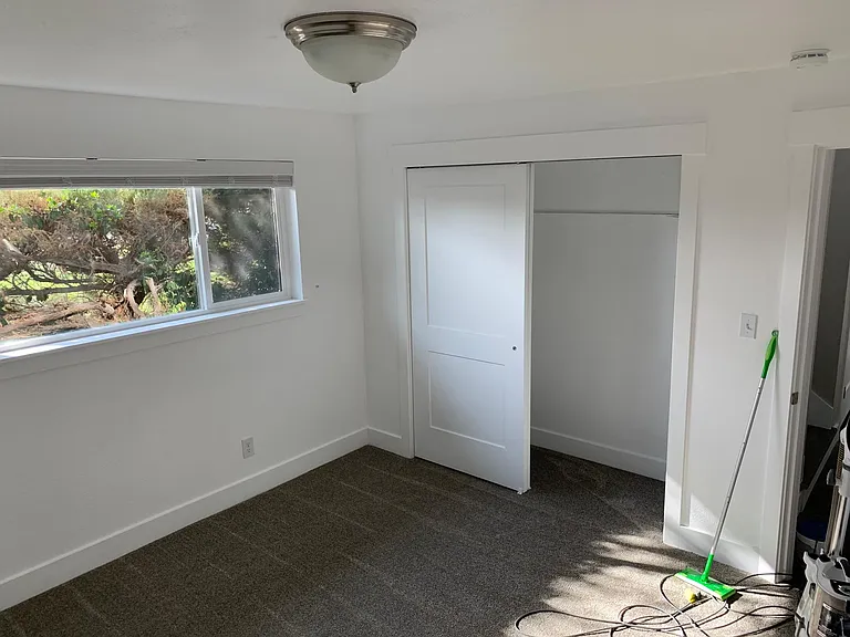 216 N 350 E — Photo 8