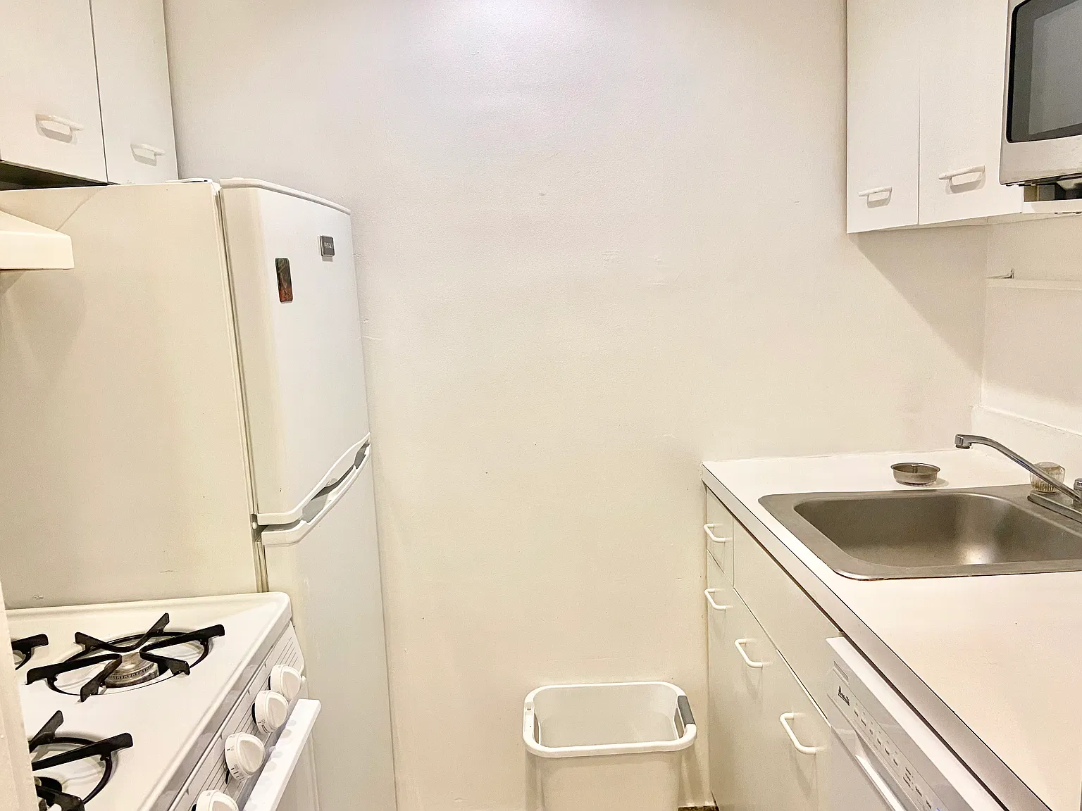 210 East 47th Street — Photo 4