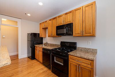 2nd image of 288-290 Chestnut Hill Ave #3