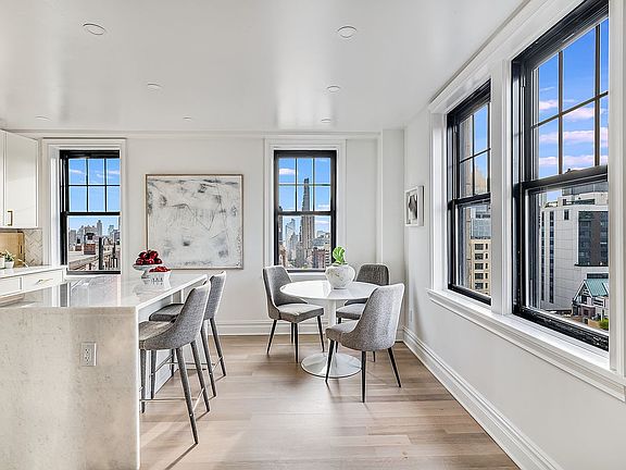 4th image of 172 W 79th St #18C