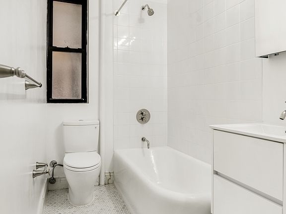 3rd image of 225 W 23rd St APT 2S
