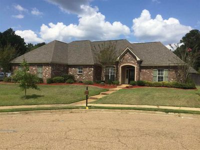 100 Burnham Ct, Clinton, MS, 39056