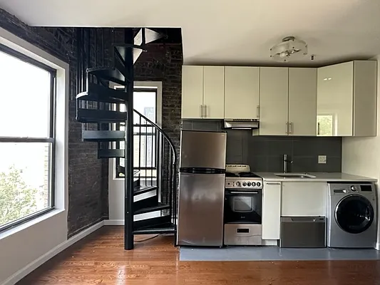 Rented by REAL New York | media 18