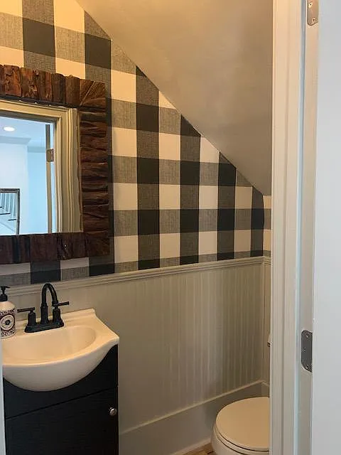3 bed, 1.5 bath, 1600 sqft, $2,800 — Photo 2