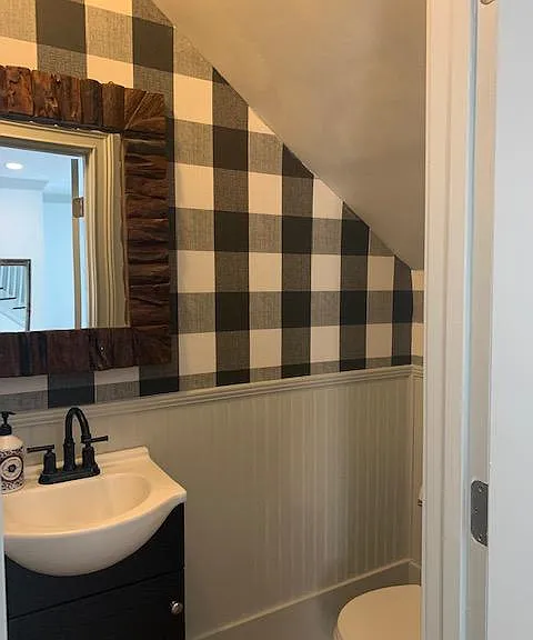104 W Duffy St — Photo 2