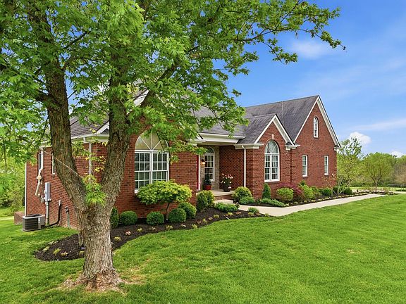 2nd image of 915 Country Oaks Dr