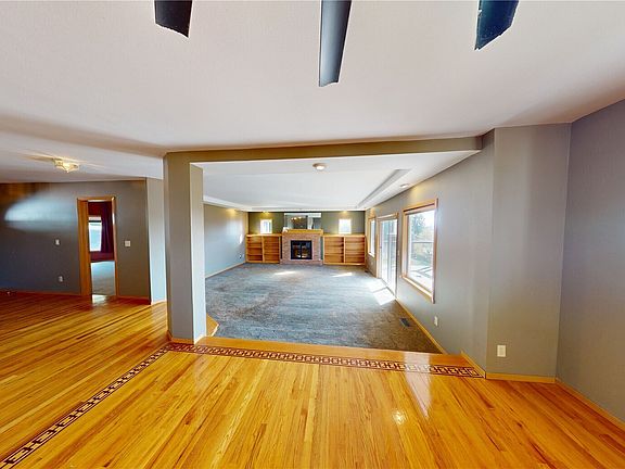 5th image of 17290 Soundview Road