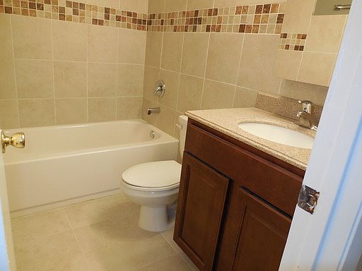 3rd image of 115 S Bulova Dr APT B