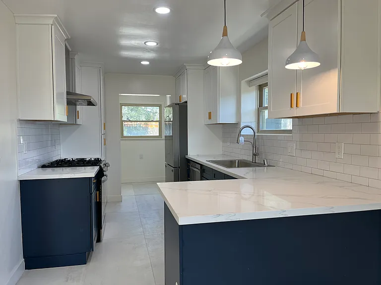 328 N Encinitas Ave — Photo 7